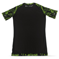 Back view of Batik-X Pulse short sleeve rashguard, black rashguard with green batik pattern